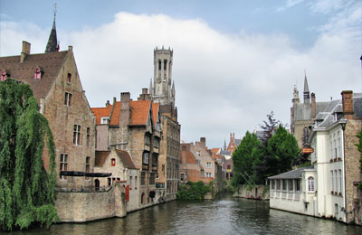 Explore o velho em Bruges ...